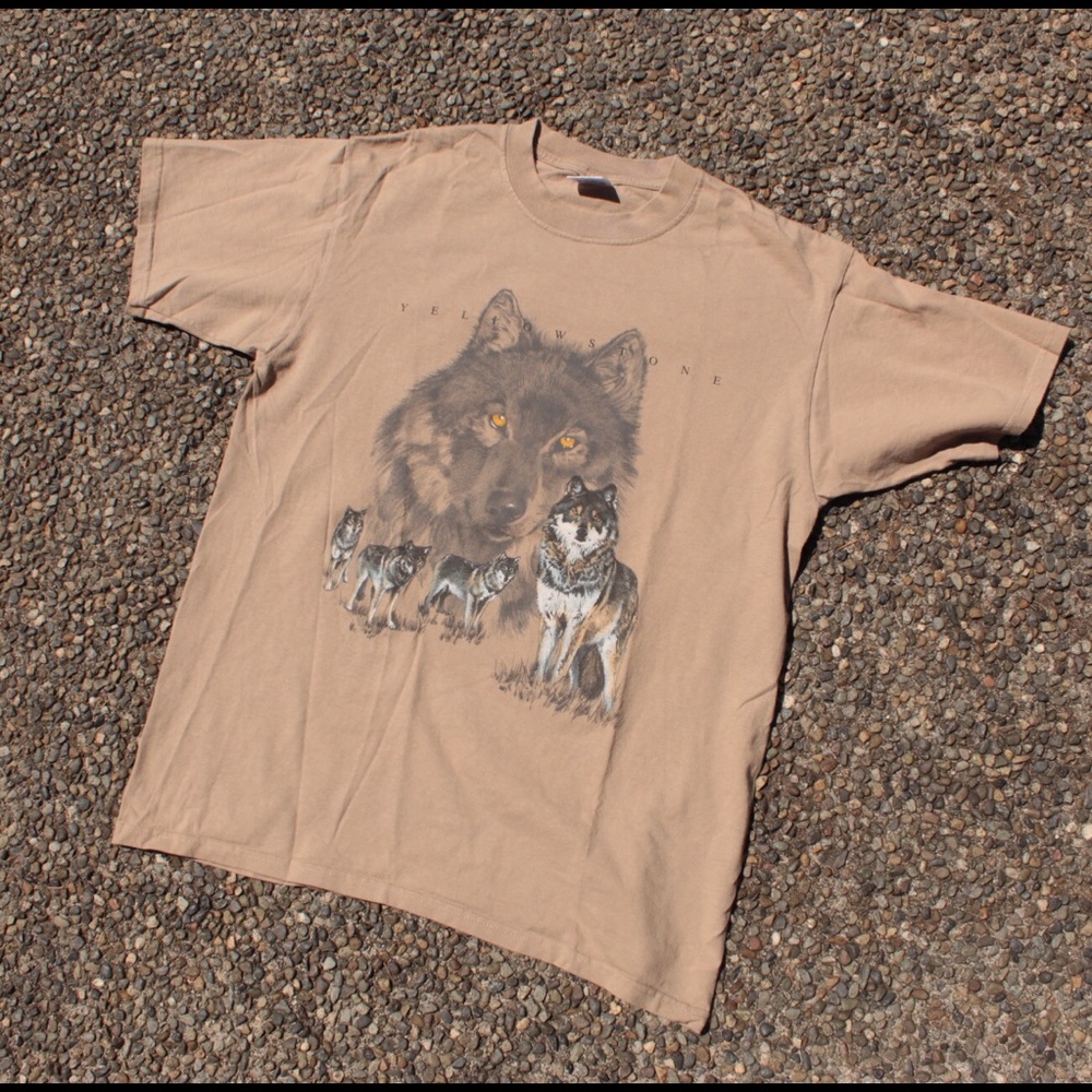 Vintage Yellowstone Wolfpack T-shirt